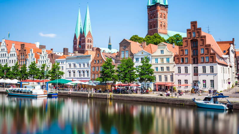 VACKRA L�BECK MED GUIDE OCH VINPROVNING